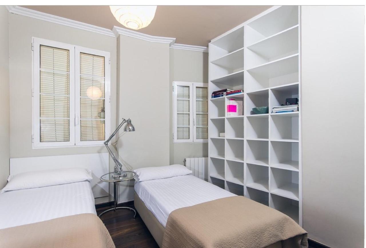 No Turistic Rental, Duplex Penthouse In The Historic Center, Valencia, Ideal For Those Looking To Stay In The City For A Season, Including Professionals And Students エクステリア 写真